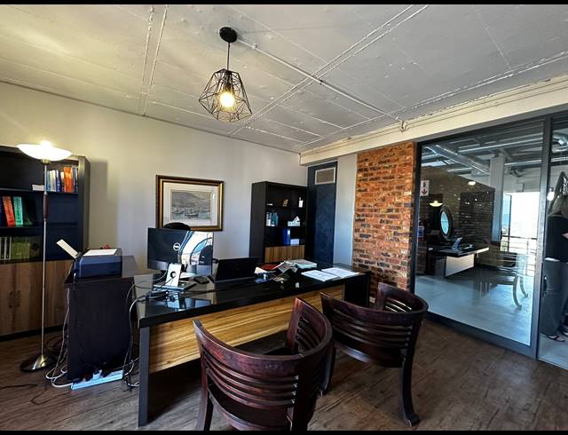 528M² OFFICE FOR SALE IN SUNNINGHILL